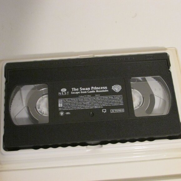 VHS Tapes - 4 Warner Brothers Family movies - Picture 10 of 16